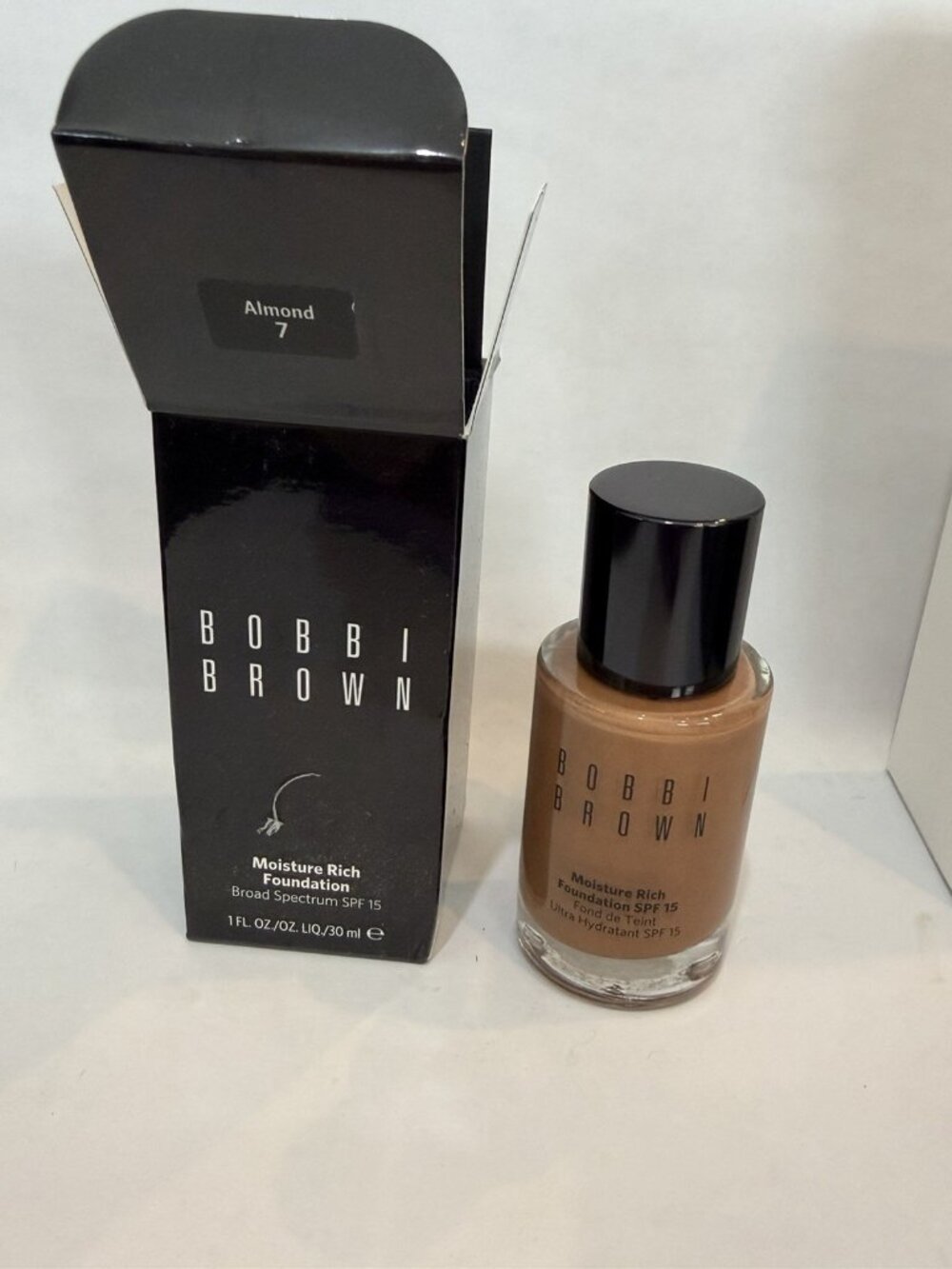 Bobbi Brown Moisture Rich Foundation 1fl Oz #7 Almond New With Box